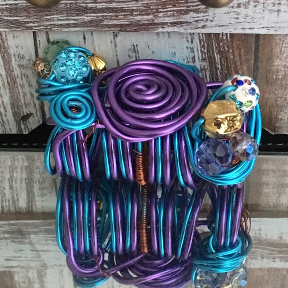 UNIQUE RING - Picture 4 of 8